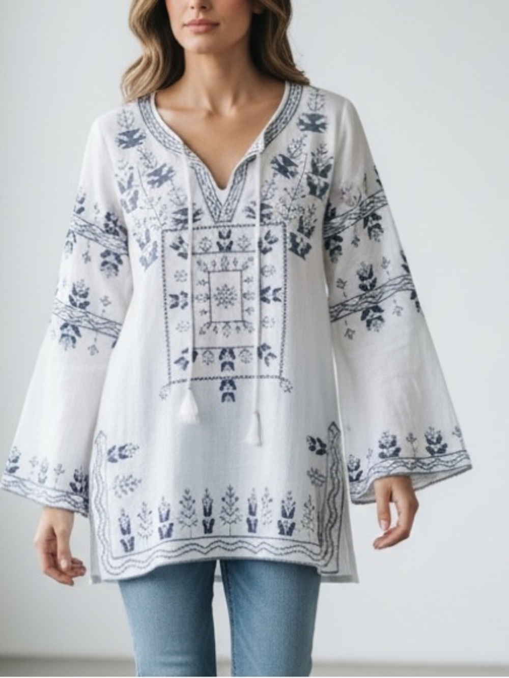MONORENO tunic top, white cotton, dark blue embroidery sz small, full sleeves